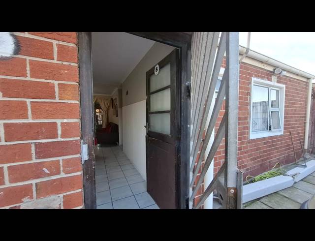 3 BEDROOM HOUSE FOR SALE IN LENTEGEUR